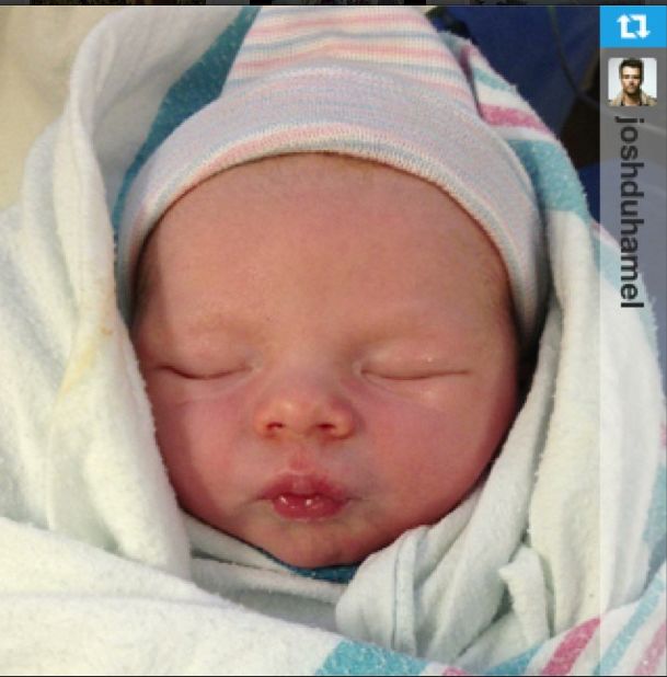 Kto by pomyślał, że zrobi się taka rodzinna? (FOTO) Kto by pomyślał, że zrobi się taka rodzinna? (FOTO)