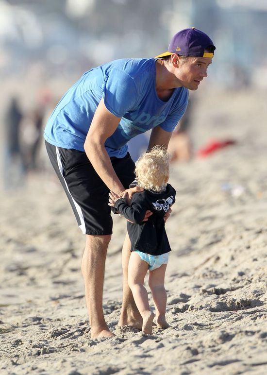 Chudziutka Fergie szaleje się z rodzinką (FOTO)