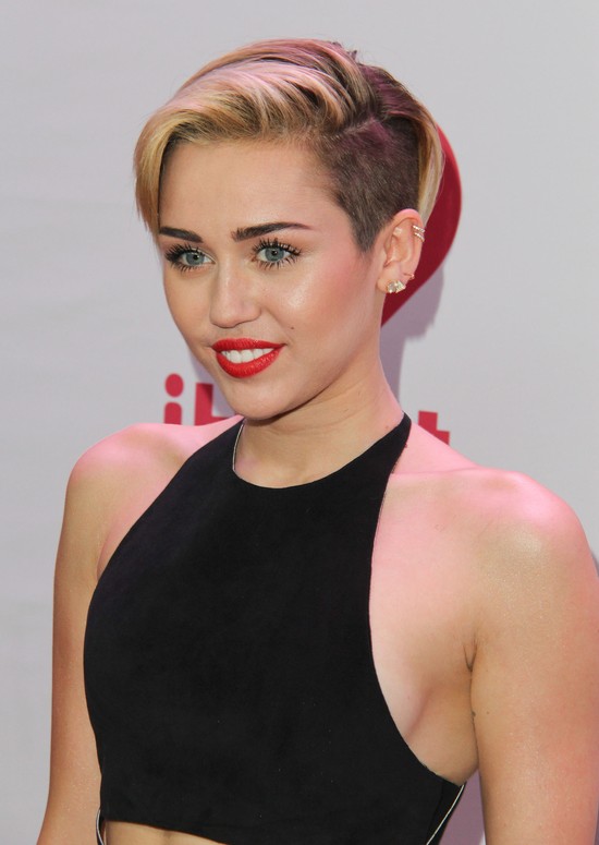 Miley Cyrus na imprezie Jingle Ball (FOTO)