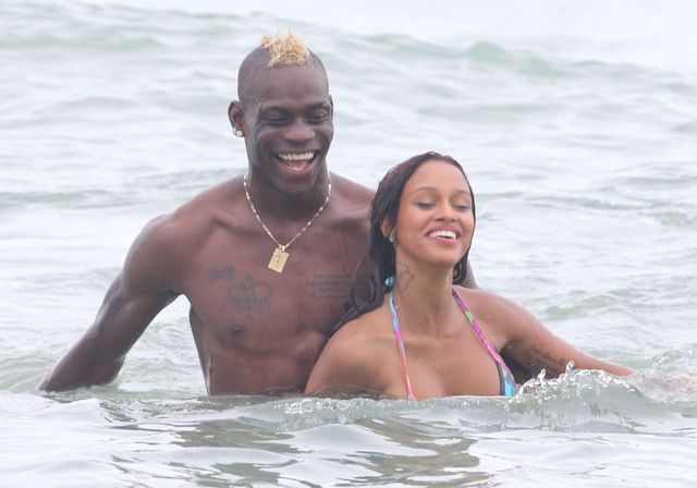 Gwiazdorska para zrobiła sobie selfies z... aligatorami (FOT