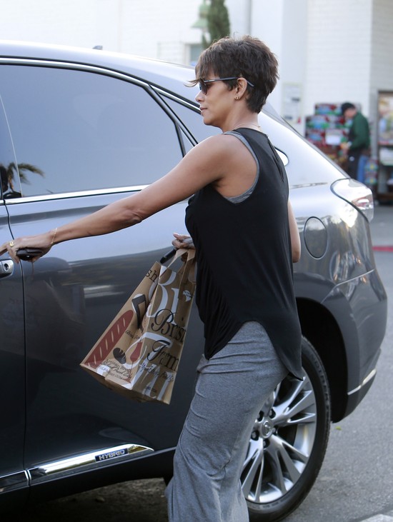 Halle Berry dwa miesiące po porodzie (FOTO)