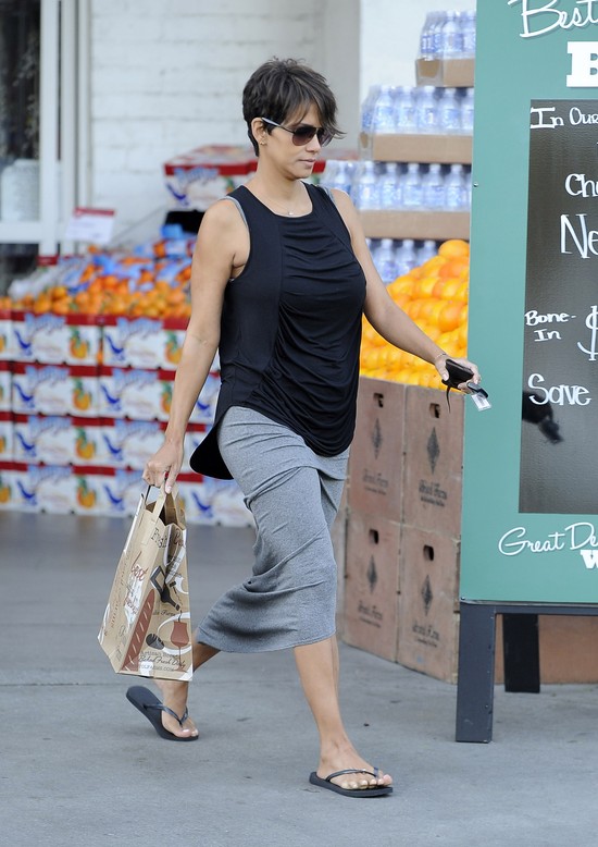 Halle Berry dwa miesiące po porodzie (FOTO)