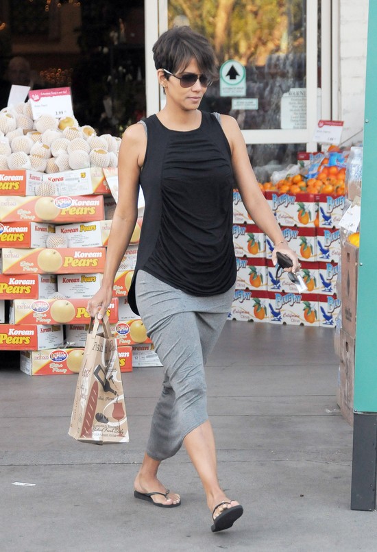 Halle Berry dwa miesiące po porodzie (FOTO)