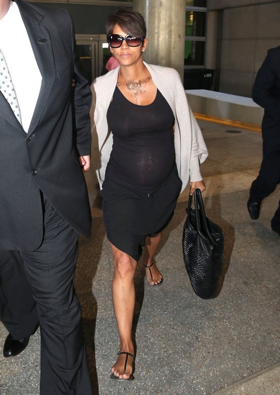 Jak Halle Berry wyglądała na swoim ślubie? (FOTO) Jak Halle Berry wyglądała na swoim ślubie? (FOTO)