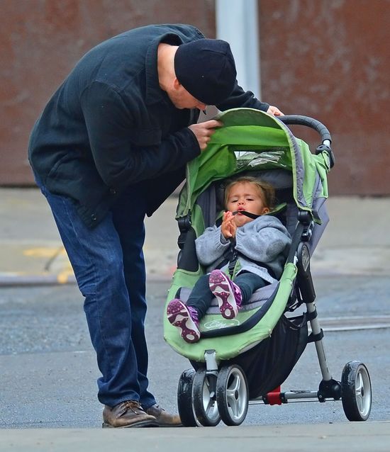Matt Damon - tatuś na dyżurze (FOTO) Matt Damon - tatuś na dyżurze (FOTO)