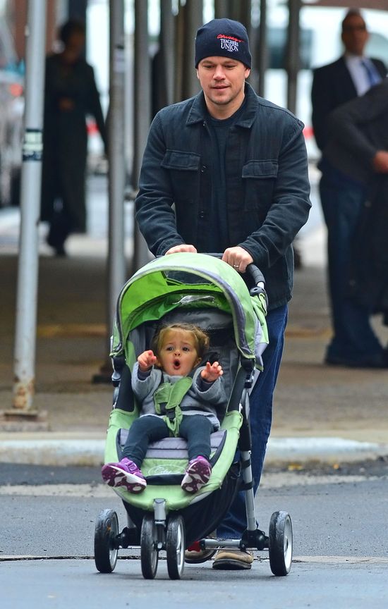 Matt Damon - tatuś na dyżurze (FOTO) Matt Damon - tatuś na dyżurze (FOTO)