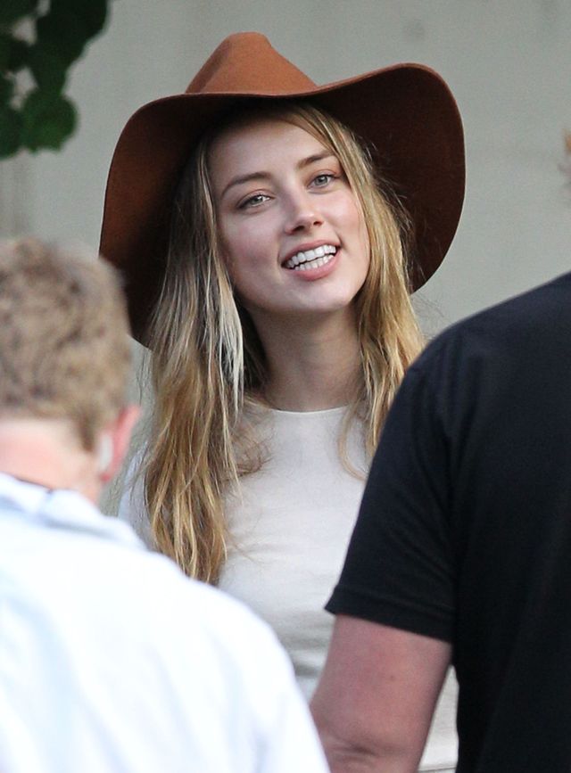 Amber Heard odwiedziła Johnny'ego Deppa na planie (FOTO)