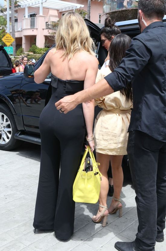 Khloe Kardashian schudła i jest nie do poznania! (FOTO)