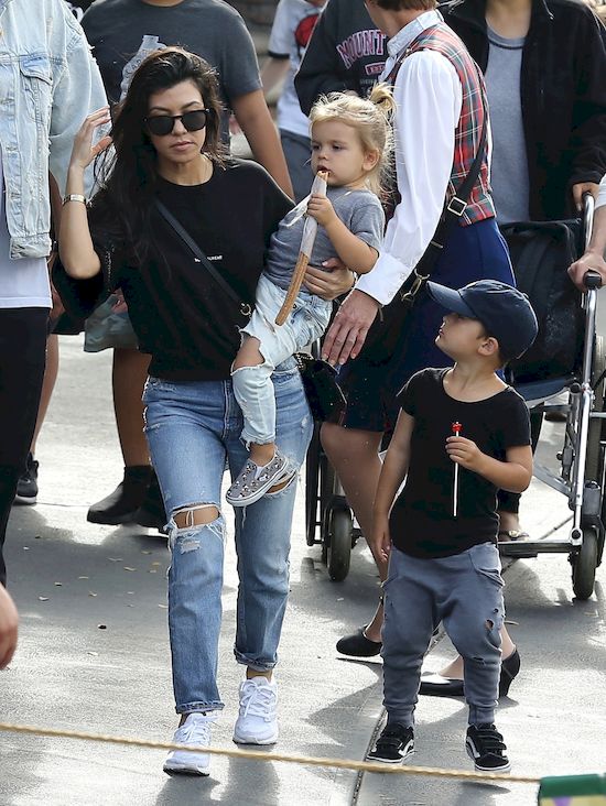 Kourtney Kardashian dała DRUGĄ SZANSĘ Scottowi Disickowi! Kourtney Kardashian dała DRUGĄ SZANSĘ Scottowi Disickowi!