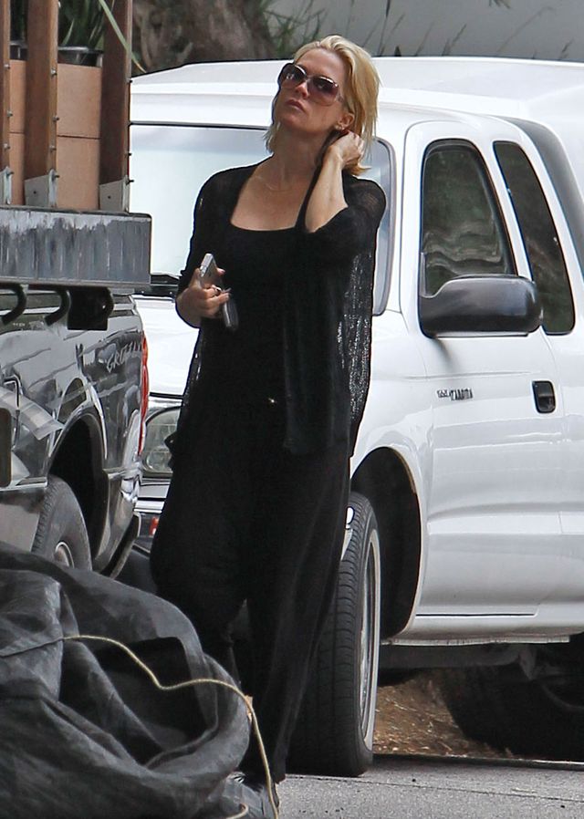 Dwie koleżanki z Beverly Hills obgadują trzecią za plecami