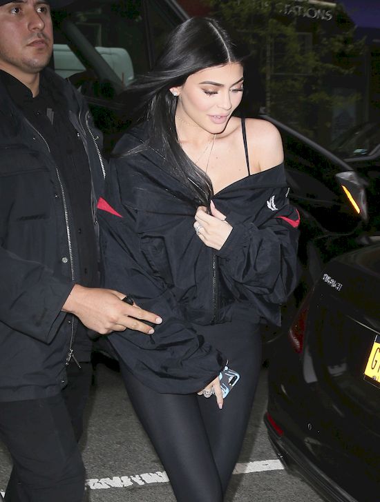 Kylie Jenner to ROZPUSZCZONY DZIECIAK? Producenci nie mogą z nią wytrzymać!