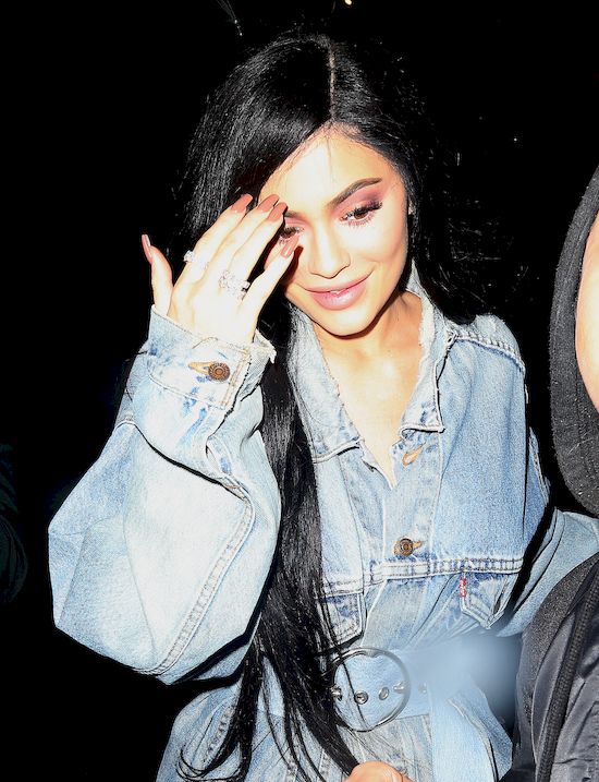Kylie Jenner znowu jest blondynką i... zaprasza do sypialni