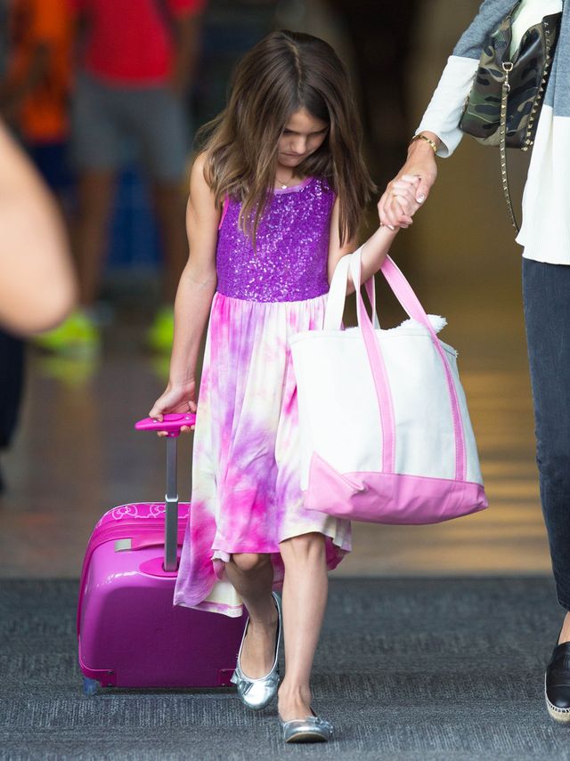 8-letnia Suri Cruise wciąż w krainie księżniczek? (FOTO) 8-letnia Suri Cruise wciąż w krainie księżniczek? (FOTO)