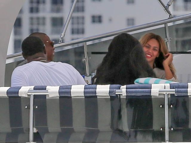 Beyonce z mężem i córeczką na luksusowym jachcie (FOTO)