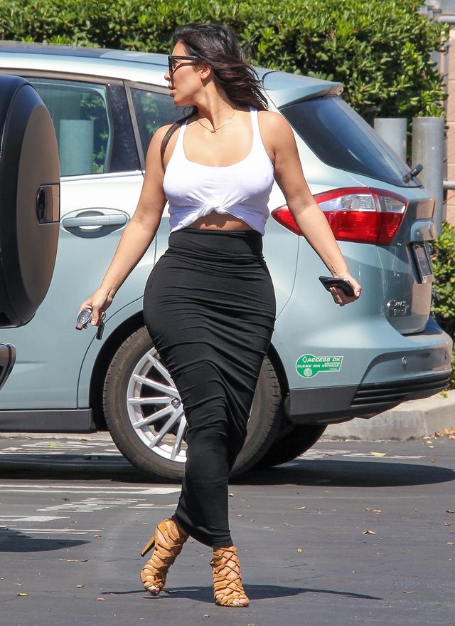 Zanim znów zajdzie w ciążę, Kim świeci brzuszkiem (FOTO)