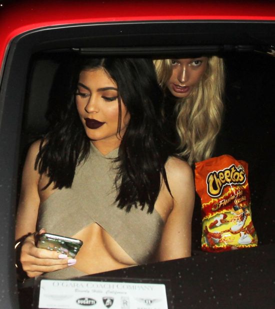 Kylie Jenner także pojawiła się w Vogue! Co na to Kendall?