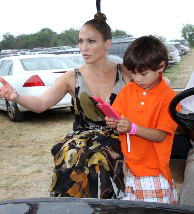 Jennifer Lawrence weekend spędziła z dziećmi (FOTO)