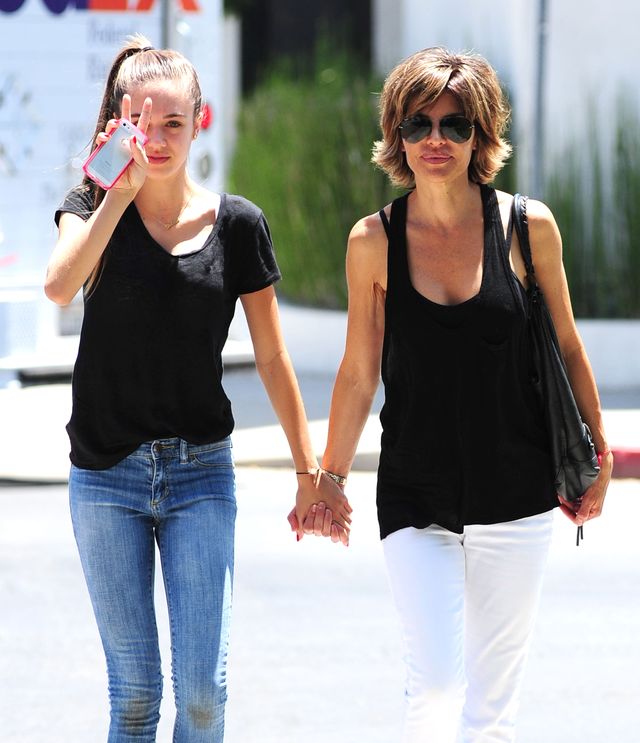 Córka aktorki nie miała ochoty na pozowanie paparazzi (FOTO)