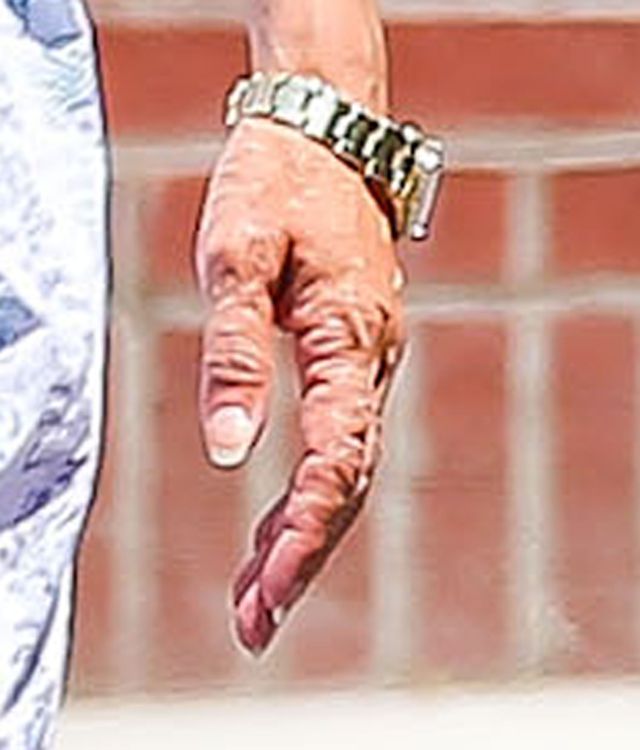 Wygląda jak gosposia gwiazdy? (FOTO) Wygląda jak gosposia gwiazdy? (FOTO)