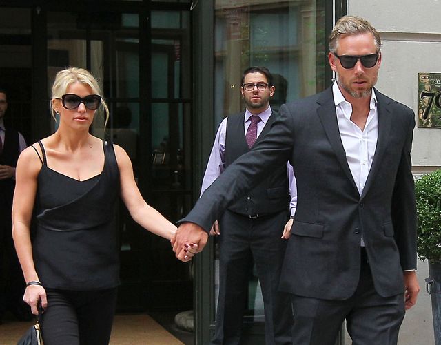 Zamiast się upiększyć, oszpeciła się! (FOTO)