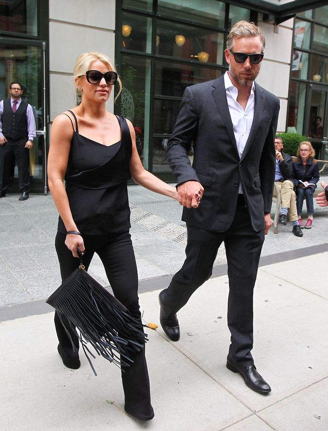 Zamiast się upiększyć, oszpeciła się! (FOTO)