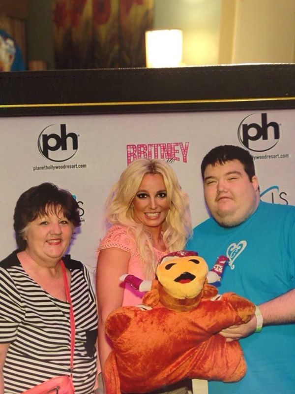 Britney Spears spotkała się z ciężko chorym fanem (FOTO)