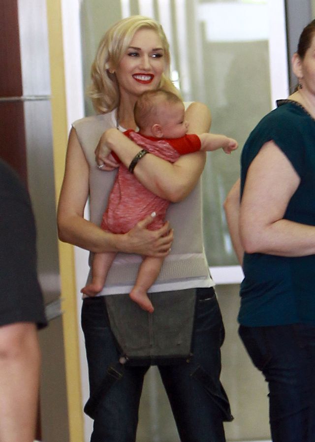 Najmłodszy syn Gwen Stefani już może pozować do zdjęć (FOTO)