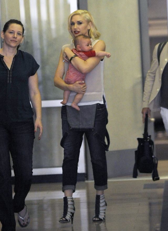 Najmłodszy syn Gwen Stefani już może pozować do zdjęć (FOTO)