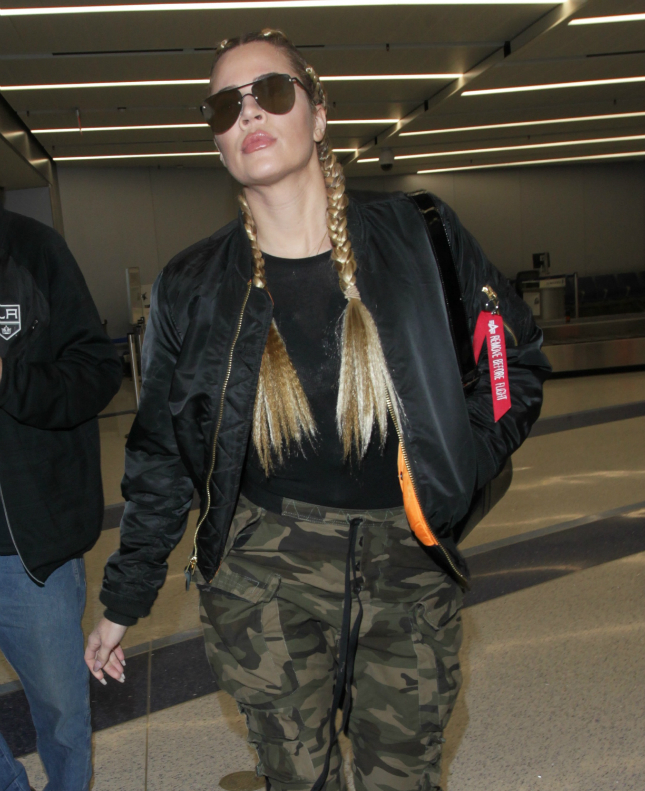 Na pierwszej randce z Khloe najlepiej sprawdzi się złota Visa!