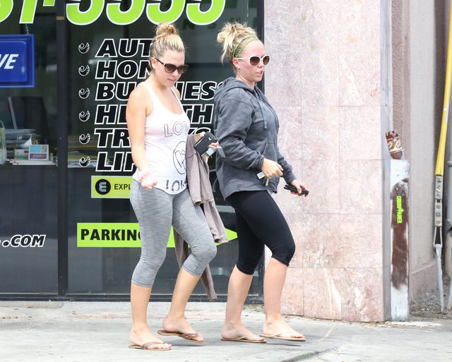 Kendra Wilkinson imprezuje bez męża 