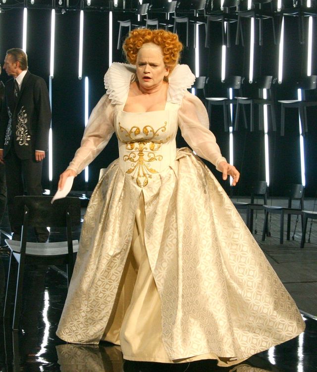 Katarzyna Figura w roli królowej Anglii (FOTO) Katarzyna Figura w roli królowej Anglii (FOTO)