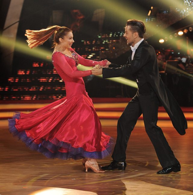 Kreacje i emocje wczorajszego Tańca z gwiazdami (FOTO) Kreacje i emocje wczorajszego Tańca z gwiazdami (FOTO)