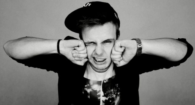 Set Fire to The Rain w wykonaniu Filipa Mettlera