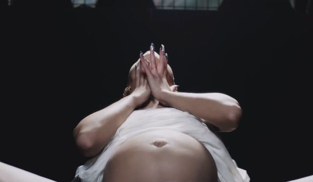 Fka Twigs pokazała ciążowy brzuszek? (VIDEO)