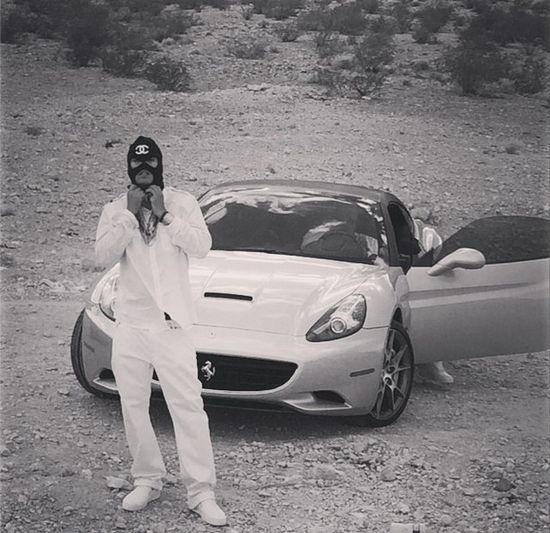 Tajemnicza kobieta w łóżku French Montany