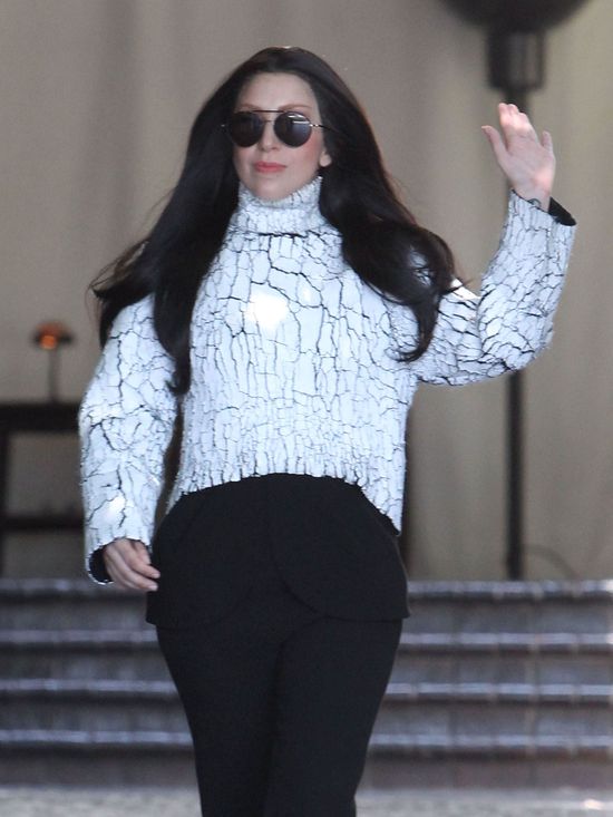 Kto założył dwa inne buty? (FOTO)