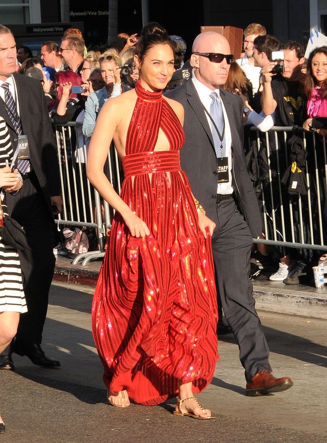 Jeden szczegół ze stylizacji Gal Gadot wywołał wielkie oburzenie Jeden szczegół ze stylizacji Gal Gadot wywołał wielkie oburzenie