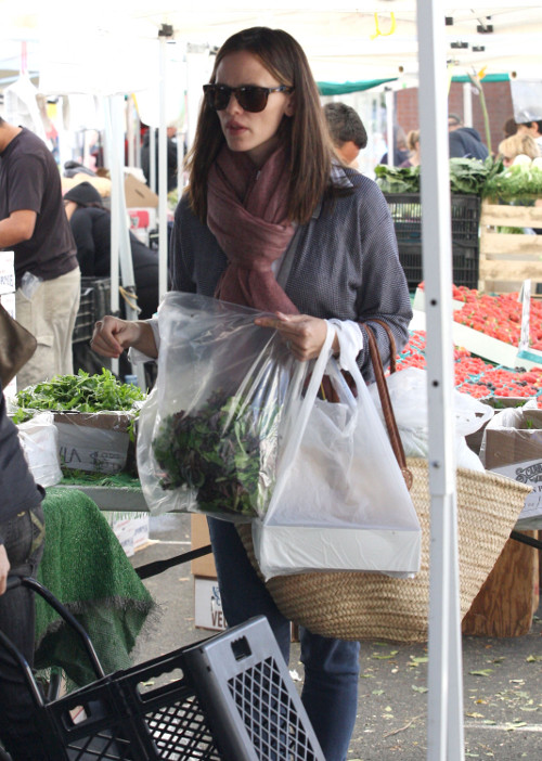 Ben Affleck oraz Jack Osbourne z rodzinami na bazarze (FOTO)