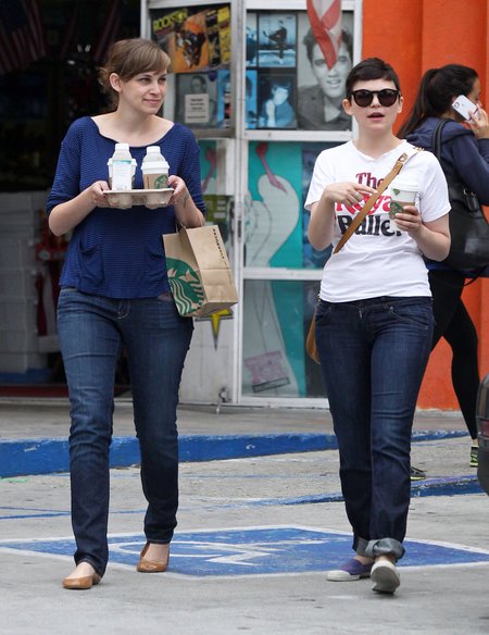 Seksapil zostawiła w domu? (FOTO)