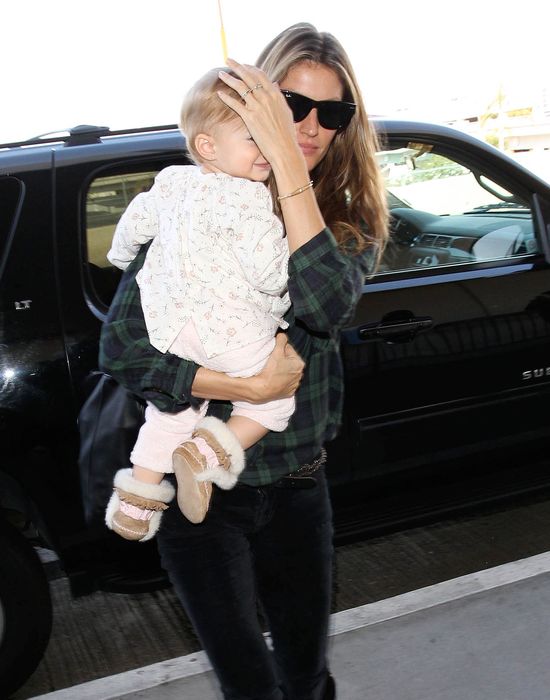 Córeczka Gisele Bundchen pod obstrzałem paparazzi (FOTO)