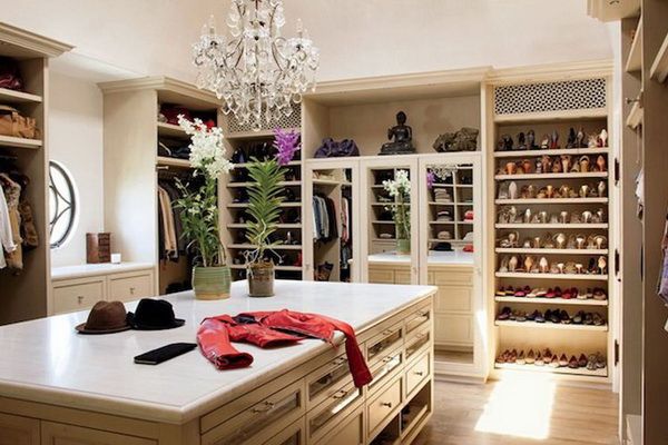 Zwiedzamy garderobę i pałac Gisele Bundchen (FOTO)