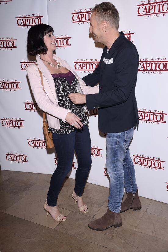 Krzysztof Gojdź już nie chodzi sam na imprezy (FOTO)