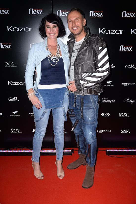 Krzysztof Gojdź już nie chodzi sam na imprezy (FOTO)