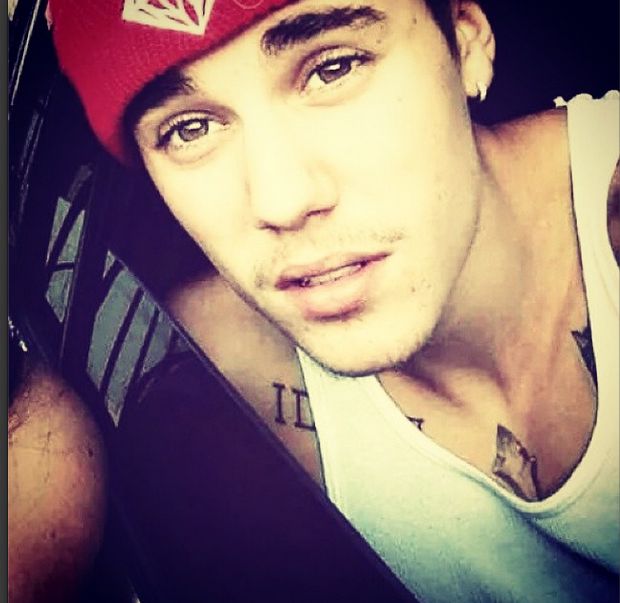 Justina i Selenę Gomez poniosło na imprezie (FOTO)