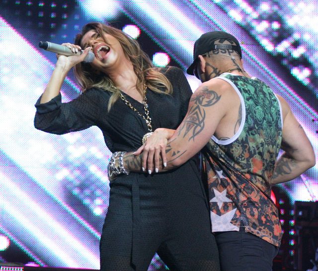 Mając TAKIE nogi powinna non stop nosić mini (FOTO)