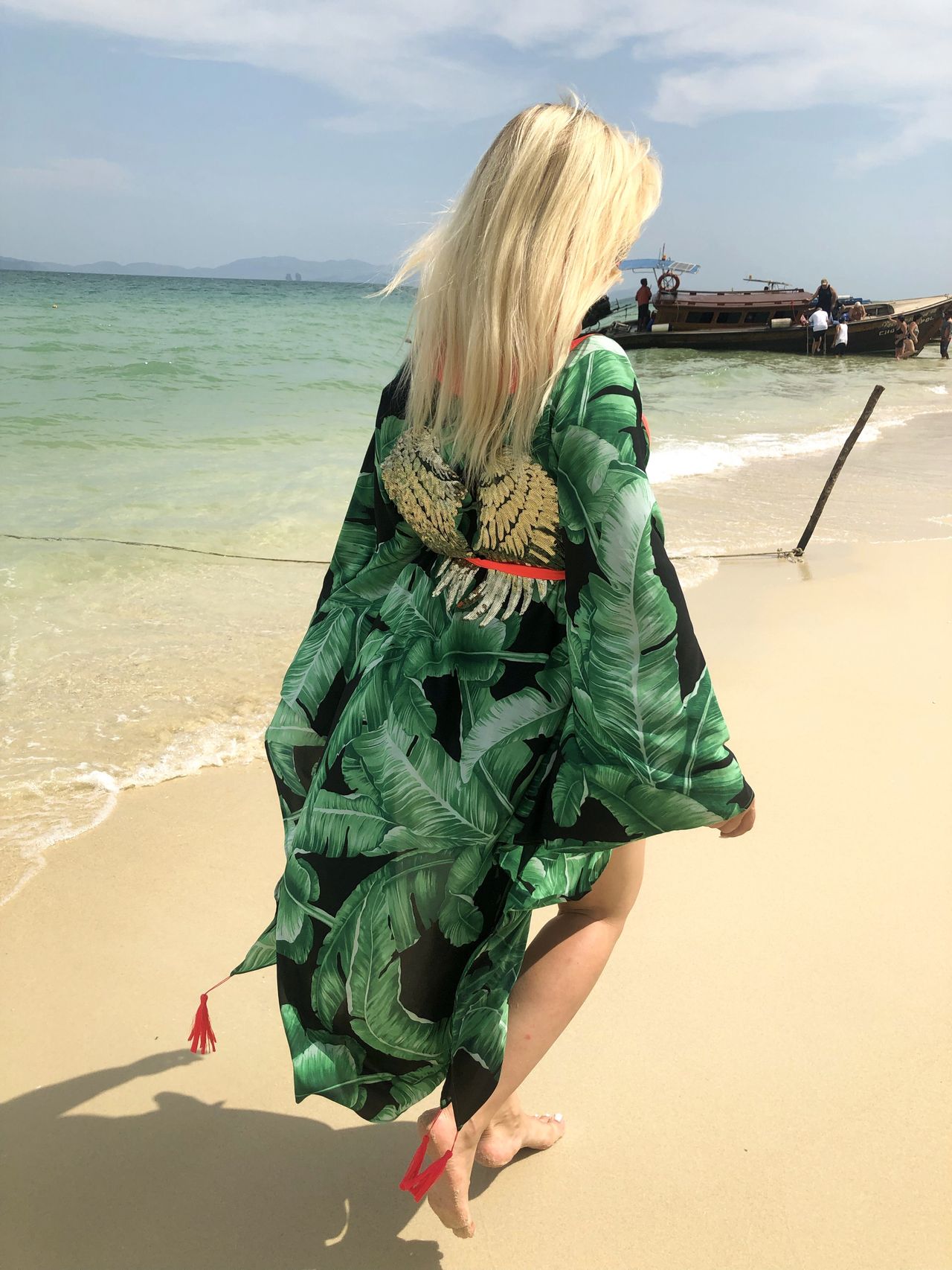 Ponętna Gosia Andrzejewicz na plaży w Tajlandii (ZDJĘCIA)