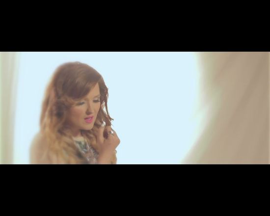 Gosia Andrzejewicz powraca z pełną piersią [VIDEO]