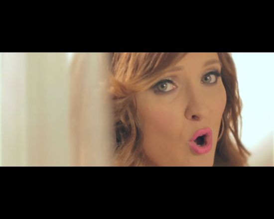 Gosia Andrzejewicz powraca z pełną piersią [VIDEO]