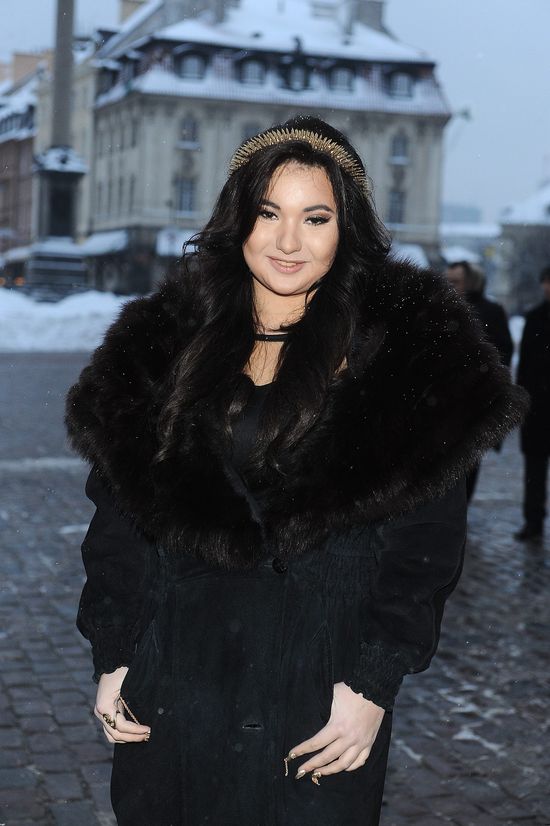 Czy to poturbowana Kim K? Co stało się tej dziewczynie?