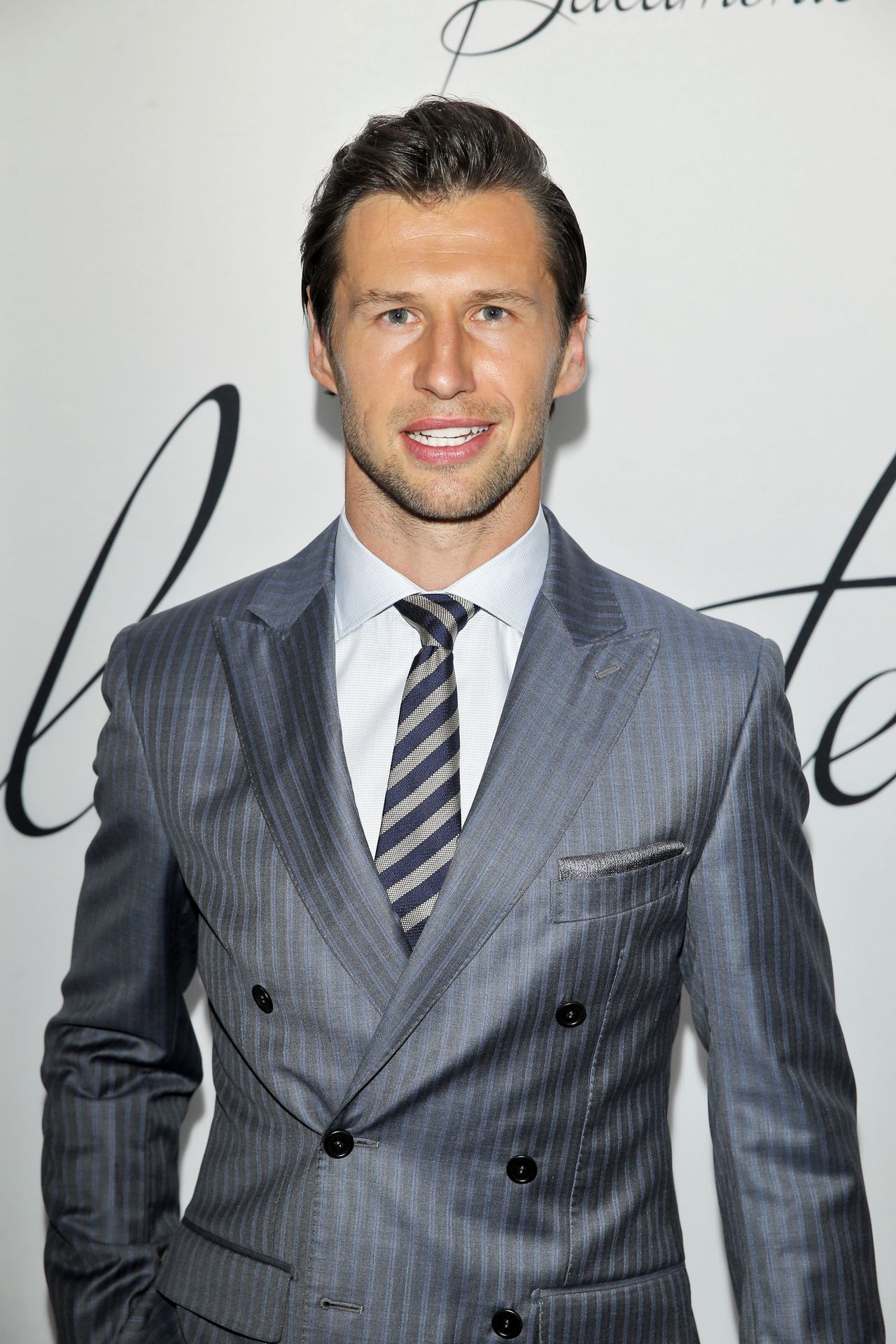 Krychowiak  znów  zaskoczył stylizacją: „Mordo, przewróć sweter na drugą stronę”